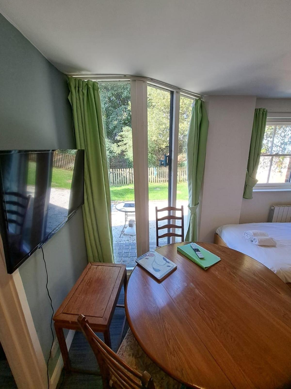 Watercress Barns Apartamento Sittingbourne Exterior foto