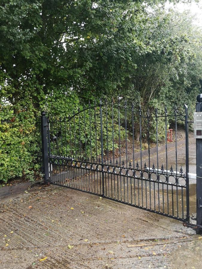 Watercress Barns Apartamento Sittingbourne Exterior foto